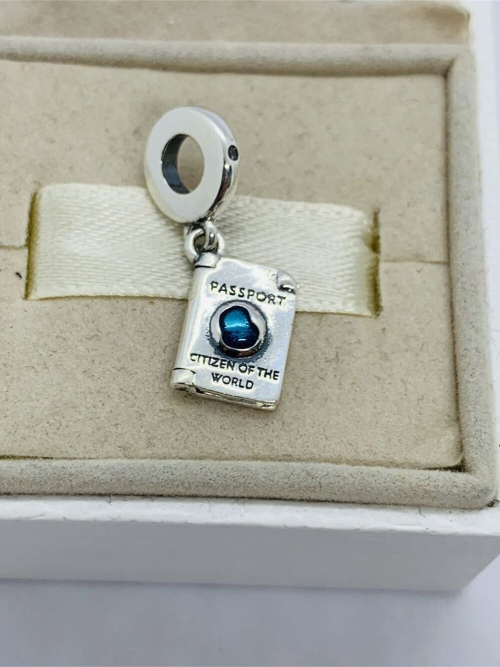 ✨🔥Pandora Openable Passport Dangle Charm